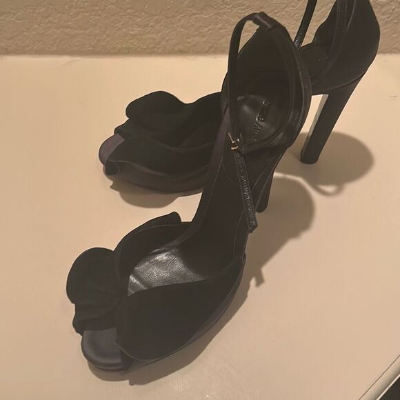 Giorgio Armani Womens Size 41 Open Toe Bow Front Pump Heels Black Velvet & Satin - Picture 4 of 12